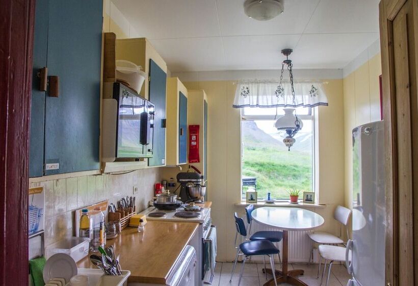 اتاق استاندارد چهارنفره با سرویس بهداشتی مشترک, Korpudalur Hi Hostel