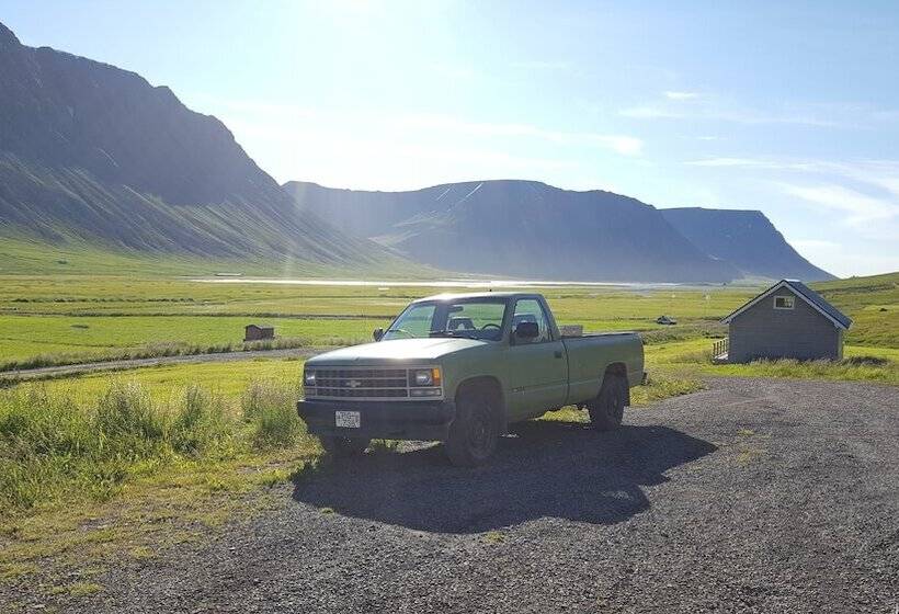 اتاق استاندارد چهارنفره با سرویس بهداشتی مشترک, Korpudalur Hi Hostel