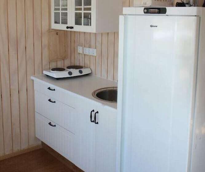 اتاق استاندارد با سرویس بهداشتی مشترک, Korpudalur Hi Hostel