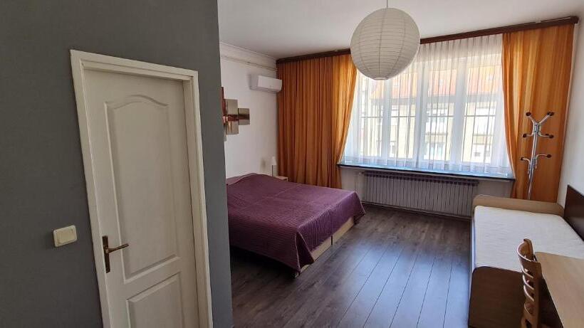 غرفة قياسية, Rooms Lara