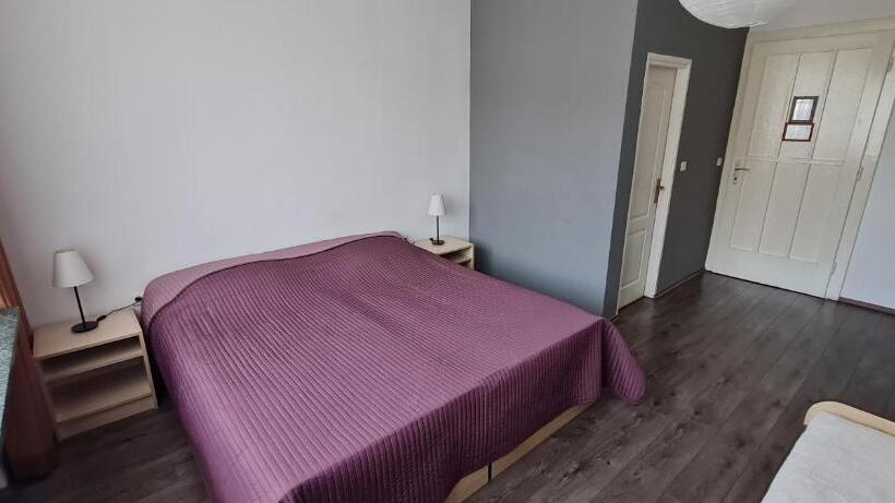 غرفة قياسية, Rooms Lara