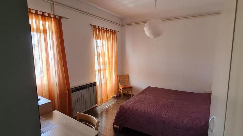 غرفة قياسية, Rooms Lara