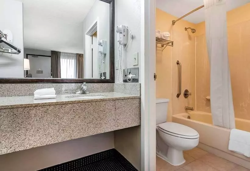 ２ダブルベッドのスタンダードルーム, Econo Lodge North