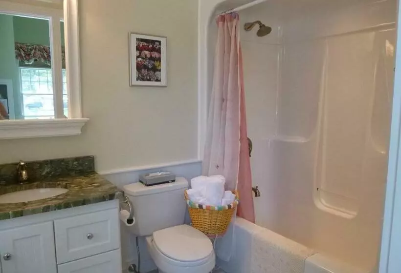 キングサイズベッドのスタンダードルーム, Falmouth Heights Motor Lodge