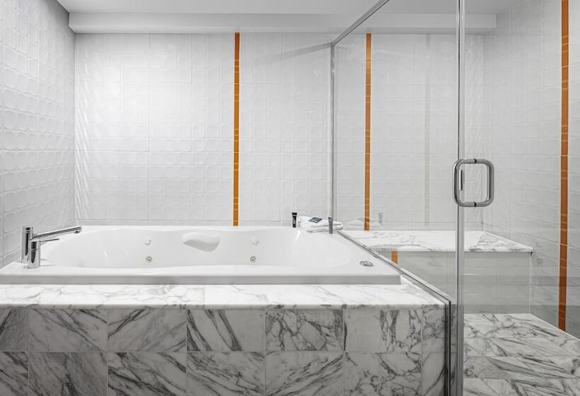 キングサイズベッドのスイートルーム, Flamingo Las Vegas Hotel & Casino