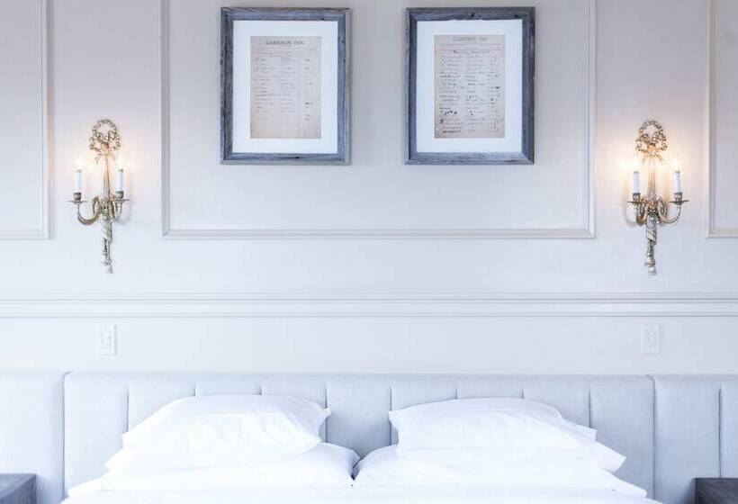 جناح إدارى, Garrison Inn Boutique