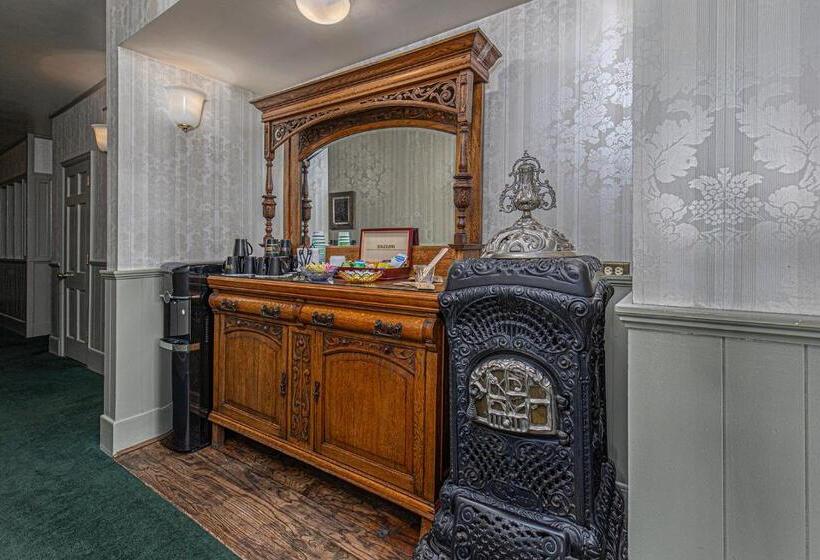 חדר דלוקס, General Palmer