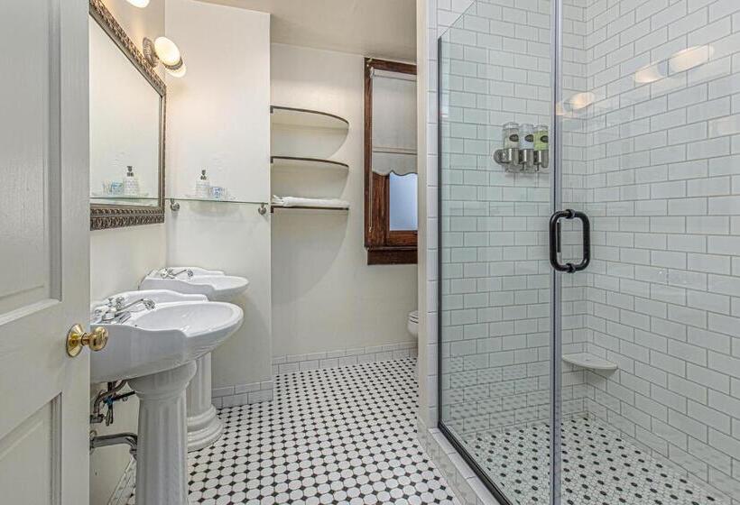 סוויטה דלוקס, General Palmer