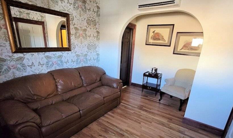 סוויטה, General Palmer