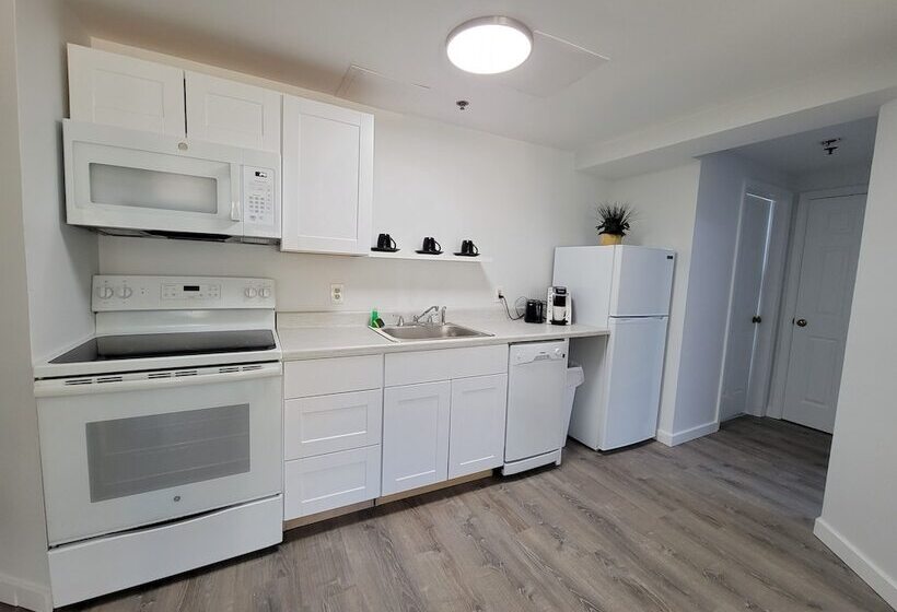 스위트, The Grand Beach Inn