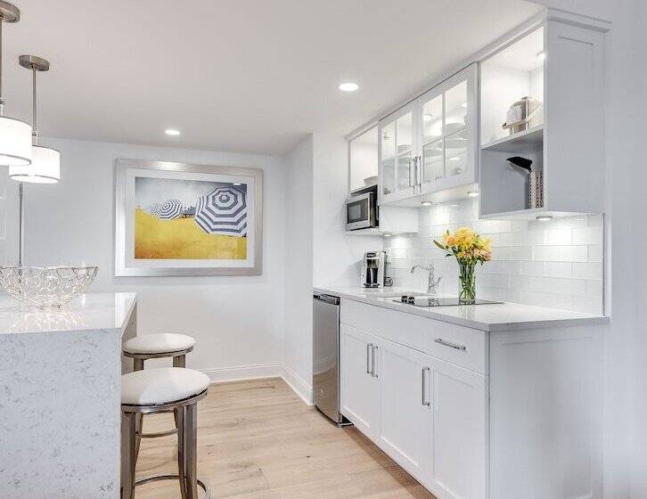 オーシャンビューデラックスステューディオ, Icona Avalon