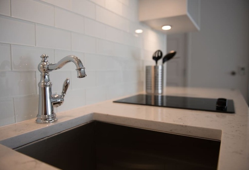 プレミアムスタジオ, Icona Avalon