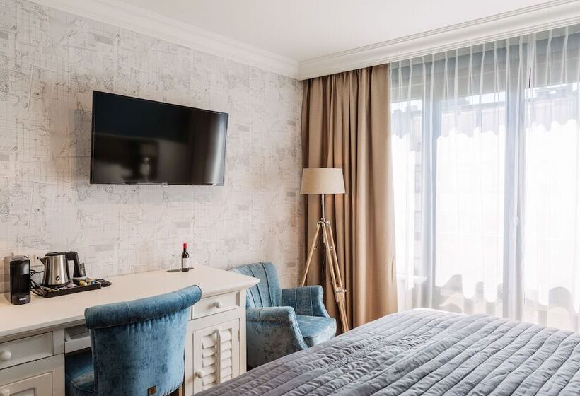 غرفة قياسية مطلة على المدينة, Cocoon