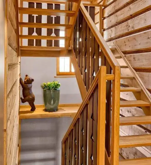 スーペリアの４人部屋, Niedźwiedzia Residence