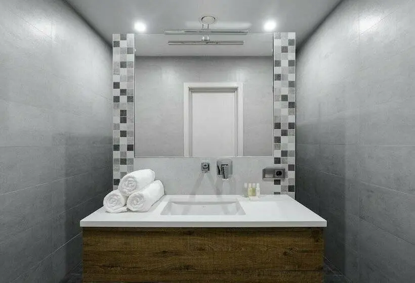 استودیوی استاندارد, 8512 Apart