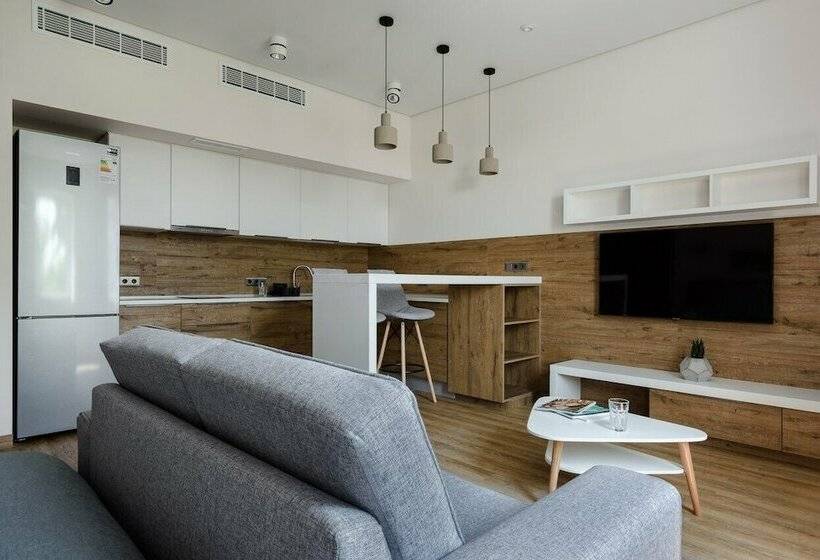 استودیوی استاندارد, 8512 Apart