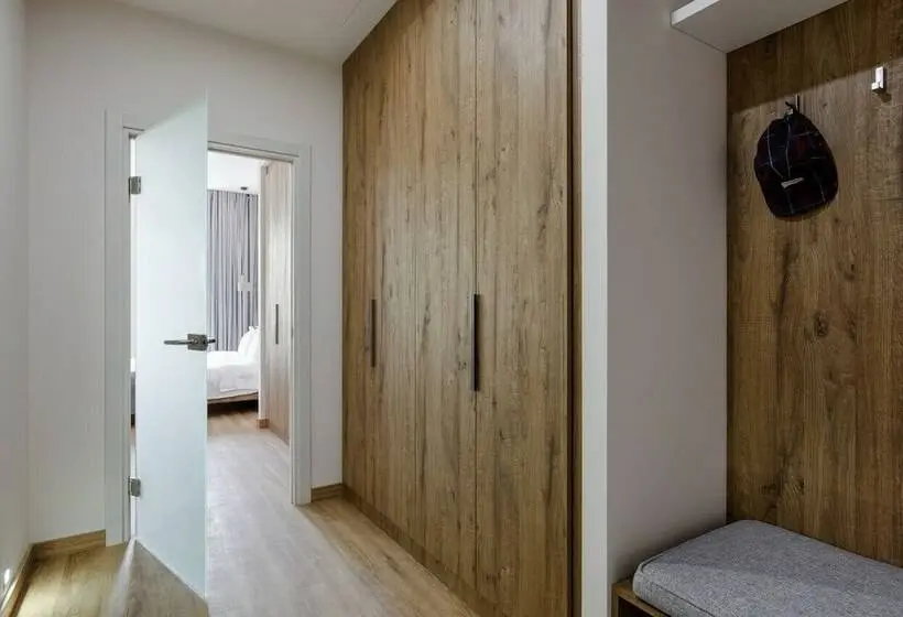 استودیوی استاندارد, 8512 Apart