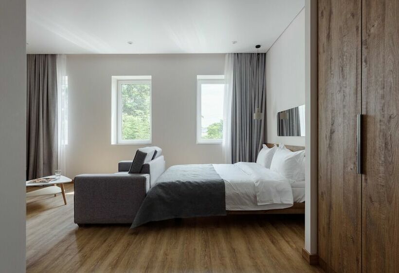 استودیوی استاندارد, 8512 Apart