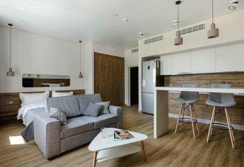 استودیوی استاندارد, 8512 Apart