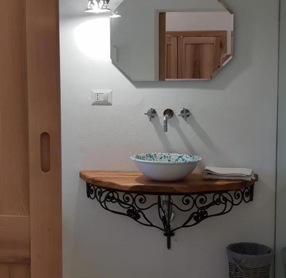 Basic-huone, Casa Litarà
