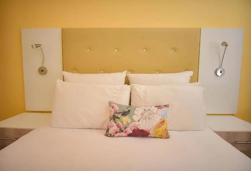 اتاق لوکس, Kwazi Guest House