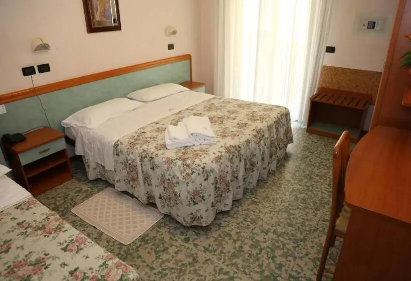 スタンダードトリプルルーム, B&b Euro