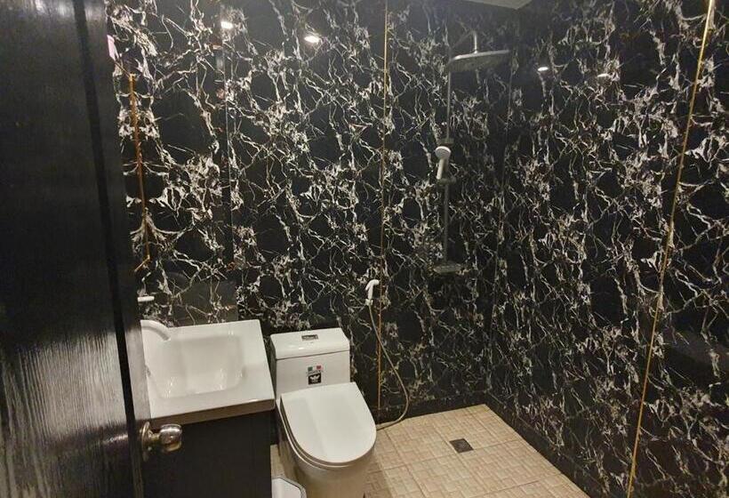 اتاق لوکس با چشمانداز دریا, Sea Light