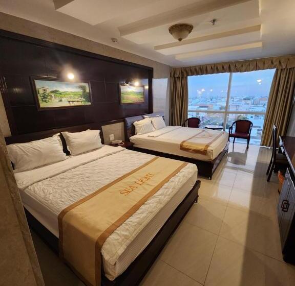 اتاق خانوادگی با چشمانداز دریا, Sea Light