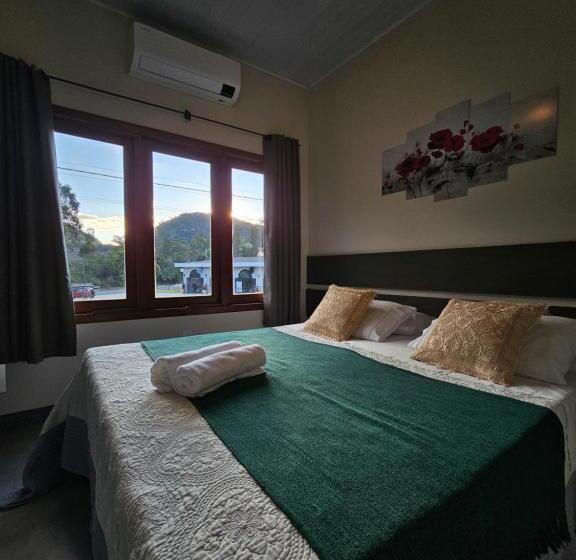 Quarto Familiar, Pousada Aracê