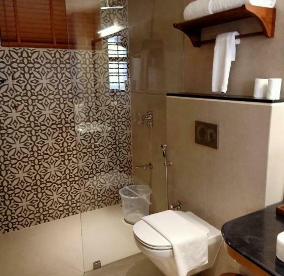 带大床的高级房间, Rockholm At The Light House Beach