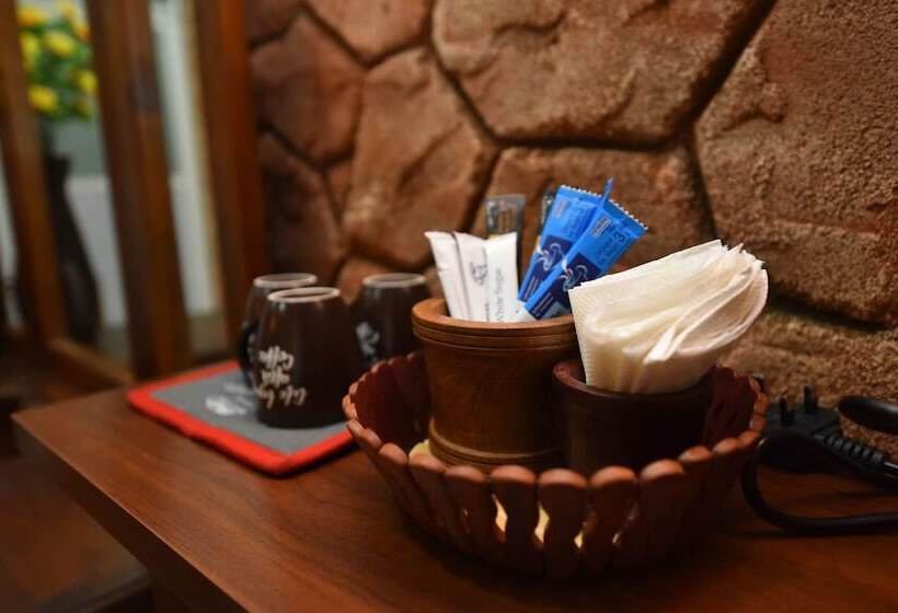 غرفة عائلية, The Summer Resort