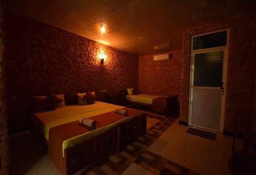 Семейный Номер, The Summer Resort
