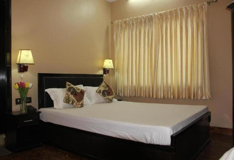 اتاق لوکس با تخت دو نفره بزرگ, Rinchen