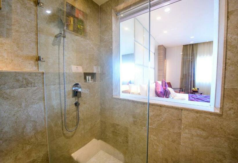 带大床的豪华间, Best Western La Vista Pathankot