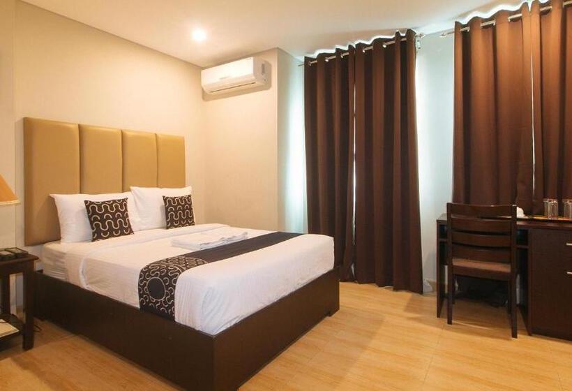 Семейный Номер, Asrodel Hotel Redpartner
