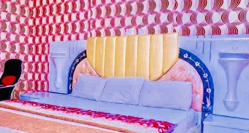 اتاق لوکس, World Class