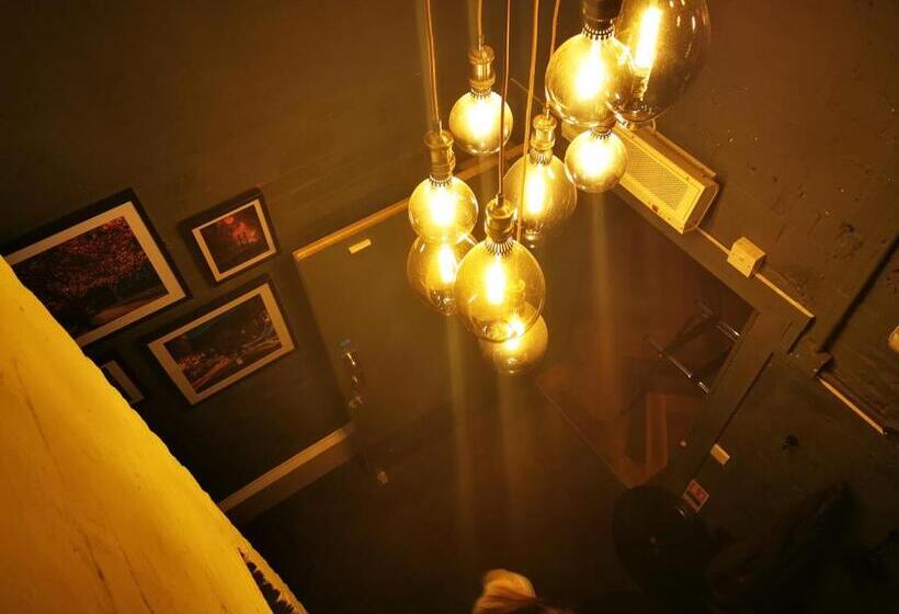 اتاق استاندارد, The Balerno Inn