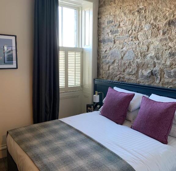 اتاق استاندارد, The Balerno Inn