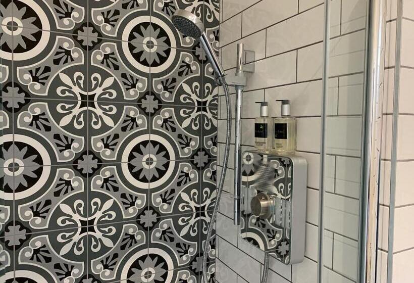 带大床的标准间, The Balerno Inn