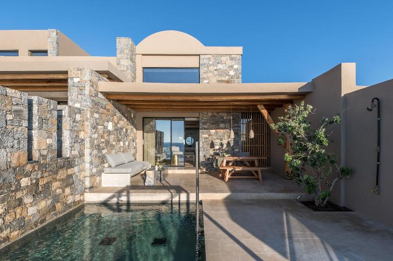 اتاق استاندارد با چشم‌انداز دریا, Acro Suites  A Wellbeing Resort