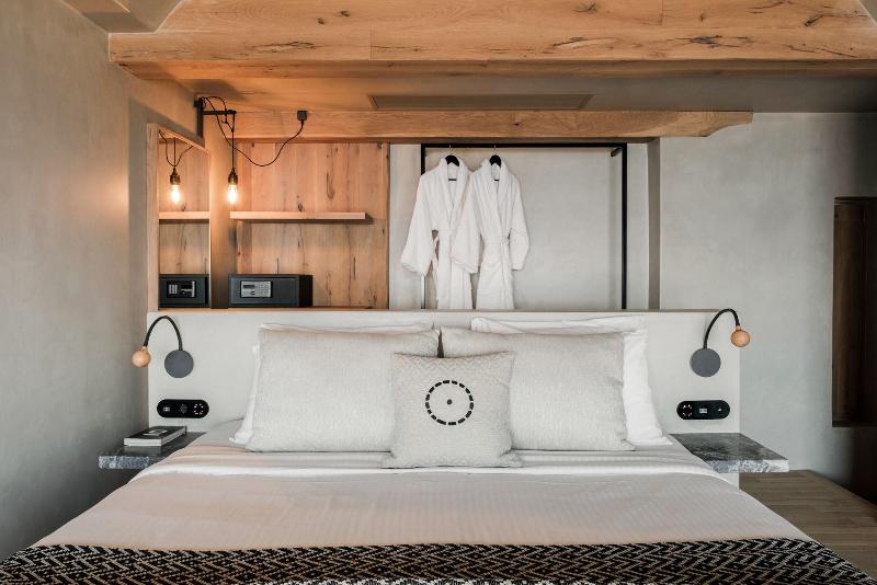 اتاق استاندارد با چشم‌انداز دریا, Acro Suites  A Wellbeing Resort