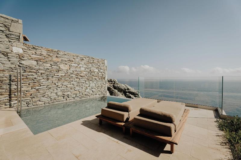 سوییت با چشم‌انداز دریا, Acro Suites  A Wellbeing Resort