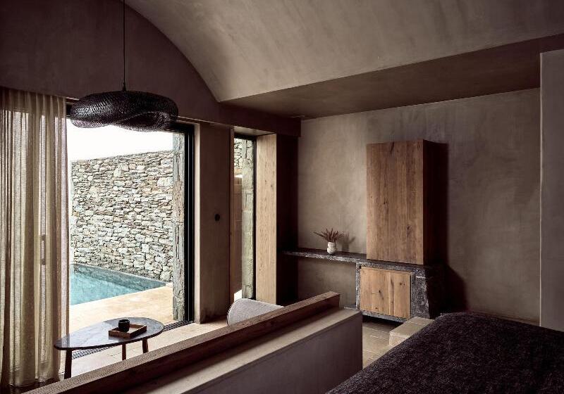 سوییت با چشم‌انداز دریا, Acro Suites  A Wellbeing Resort