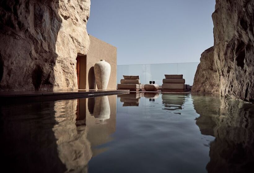 سوییت با چشم‌انداز دریا, Acro Suites  A Wellbeing Resort