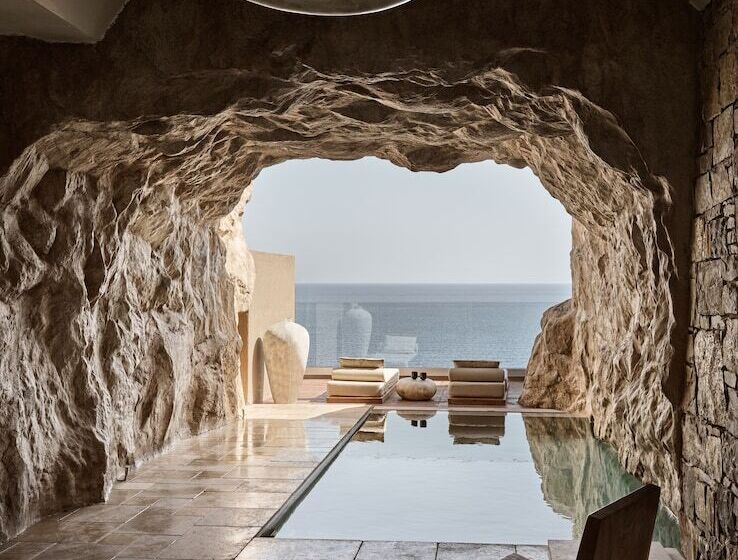 سوییت با چشم‌انداز دریا, Acro Suites  A Wellbeing Resort