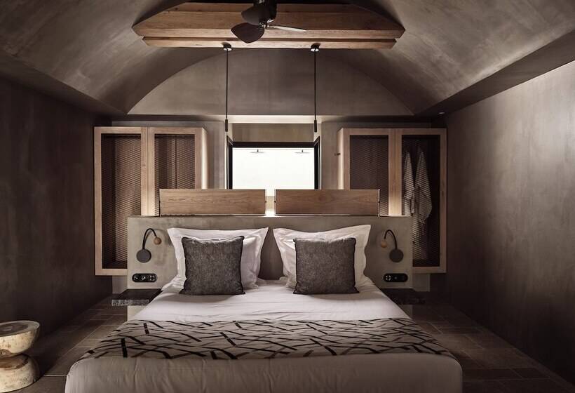 سوییت با چشم‌انداز دریا, Acro Suites  A Wellbeing Resort