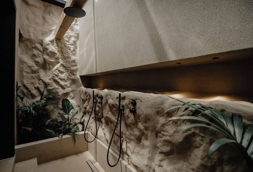 Люкс Вид на Море, Acro Suites  A Wellbeing Resort