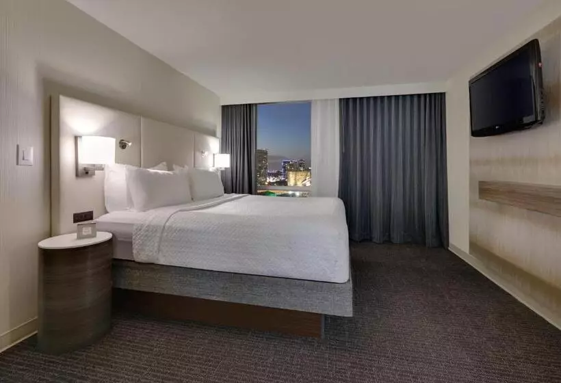 キングサイズベッドのスタンダードルーム, Crowne Plaza Hotel Dallas Downtown, An Ihg