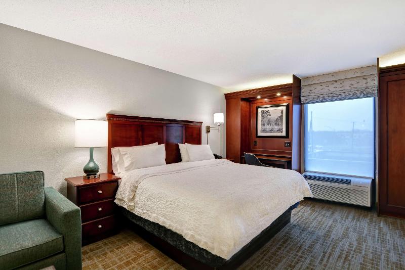 キングサイズベッドのデラックスルーム, Hampton Inn Beckley