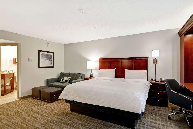 キングサイズベッドのデラックスルーム, Hampton Inn Beckley